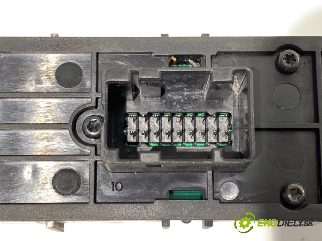 ALFA ROMEO 159 sedan 2006 110 kW 1.9 JTDM 16V (939AXC1B, 939AXC12) 1910 Prepínač okien  (Prepínacie páčky pod volantom)