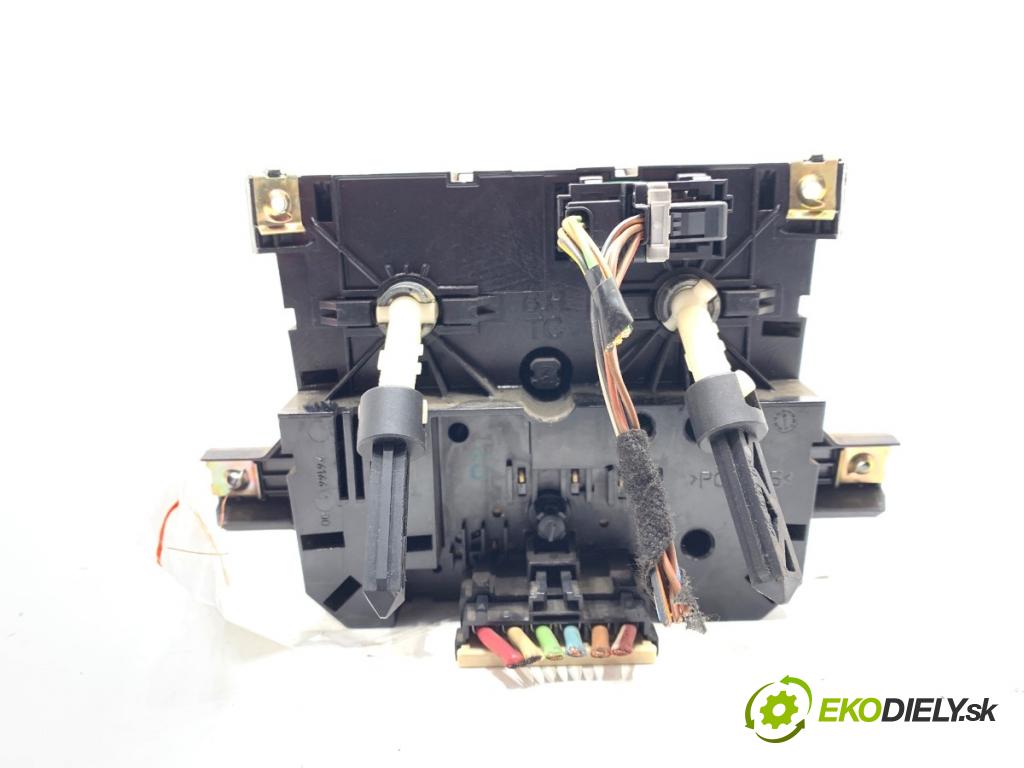 MERCEDES-BENZ W639 Autobus 2006 80 kW 111 CDI (639.701, 639.703, 639.705) 2148 Panel ovládania kúrenia 6398301185 (Prepínacie páčky pod volantom)