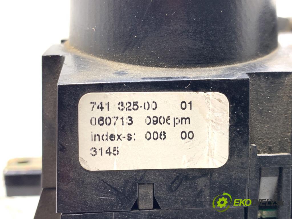 MERCEDES-BENZ W639 Autobus 2006 80 kW 111 CDI (639.701, 639.703, 639.705) 2148 Panel ovládania kúrenia 6398301185 (Prepínacie páčky pod volantom)