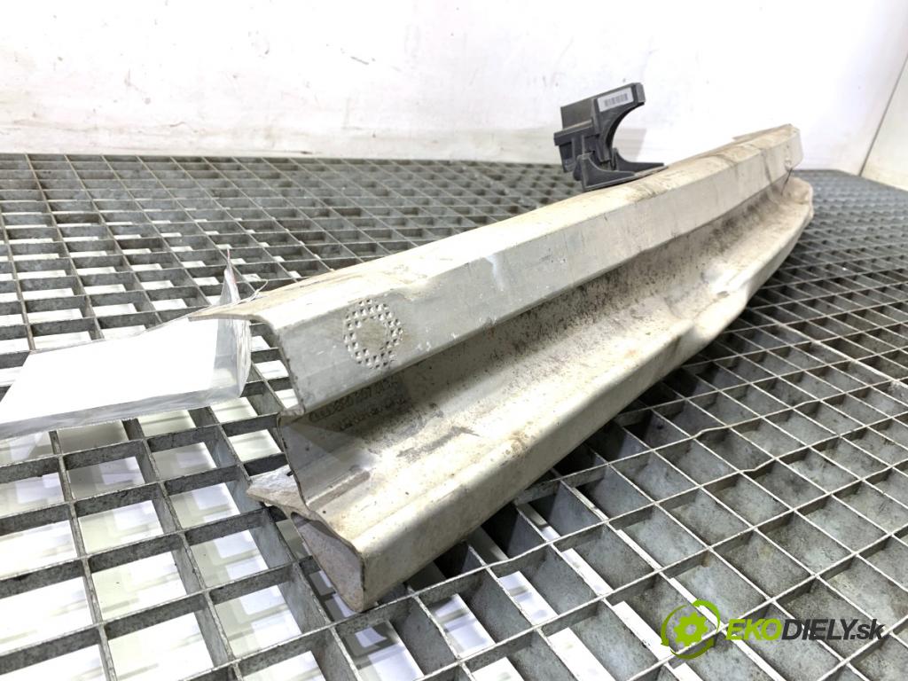 AUDI Q5 8R SUV 2010 125 kW 2.0 TDI quattro 1968 výztuha nárazníka zadní část 8R0807313A (Zadní výztuha)