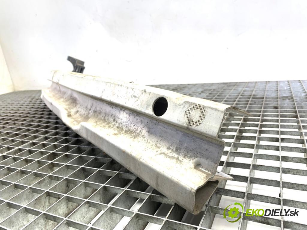 AUDI Q5 8R SUV 2010 125 kW 2.0 TDI quattro 1968 výztuha nárazníka zadní část 8R0807313A (Zadní výztuha)