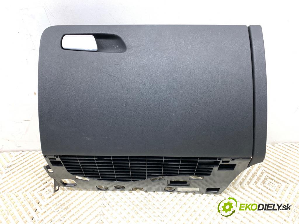 AUDI Q5 8R SUV 2010 125 kW 2.0 TDI quattro 1968 Priehradka, kastlík spolujazdca  (Priehradka (kastlík))