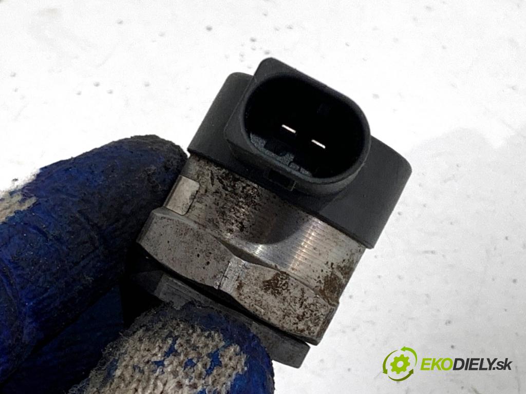 AUDI Q5 8R SUV 2010 125 kW 2.0 TDI quattro 1968 Regulátor tlaku paliva 057130764AB (Palivový systém ostatní)