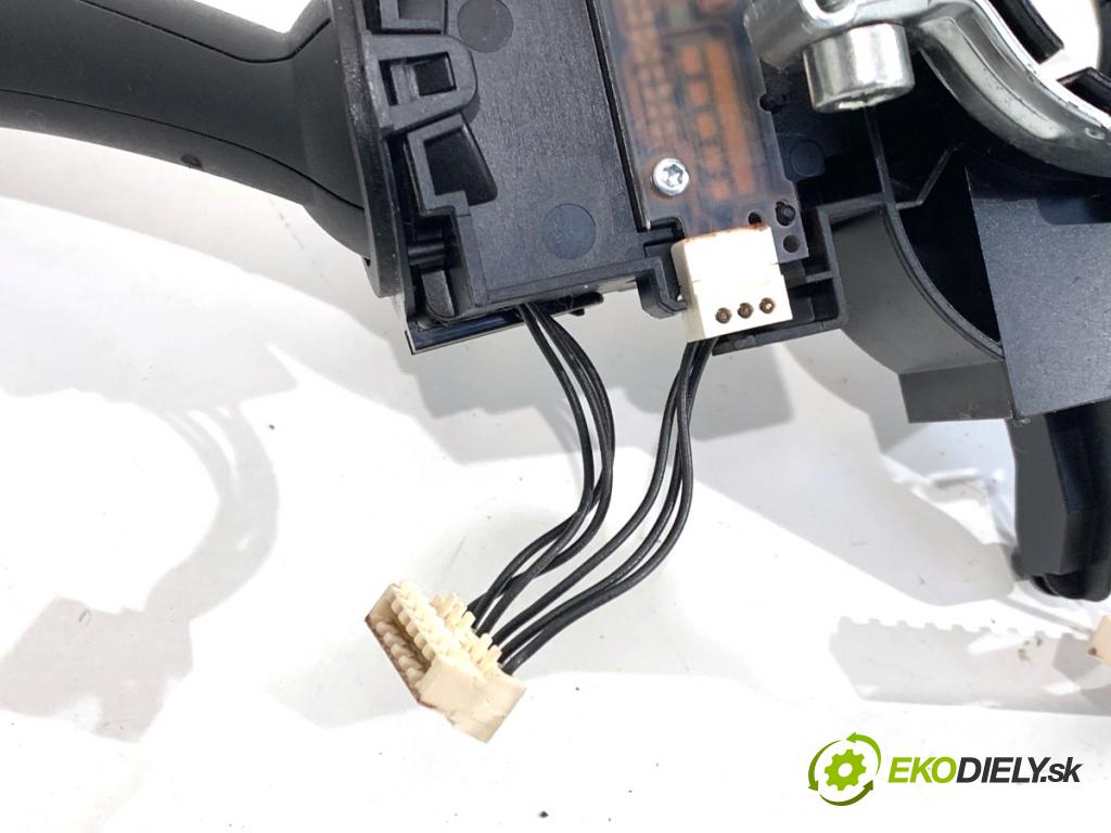 AUDI Q5 8R SUV 2010 125 kW 2.0 TDI quattro 1968 Prepínač kombinovaný 8K0953502BJ (Prepínacie páčky pod volantom)