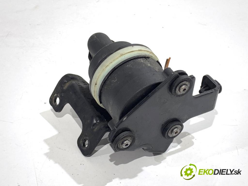 AUDI Q5 8R SUV 2010 125 kW 2.0 TDI quattro 1968 DALŠÍ: Pumpa vody  (Vodná pumpa)