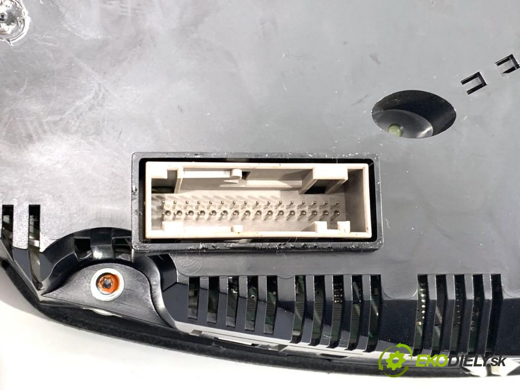 AUDI Q5 8R SUV 2010 125 kW 2.0 TDI quattro 1968 Prístrojovka 8R0920900Q (Prístrojová doska)