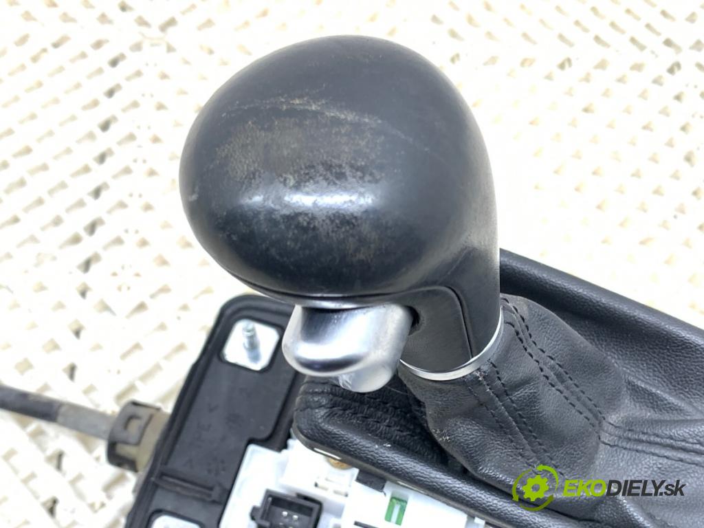 AUDI Q5 8R SUV 2010 125 kW 2.0 TDI quattro 1968 Kulisa 8R1713041E (Rýchlostná páka (kulisa))