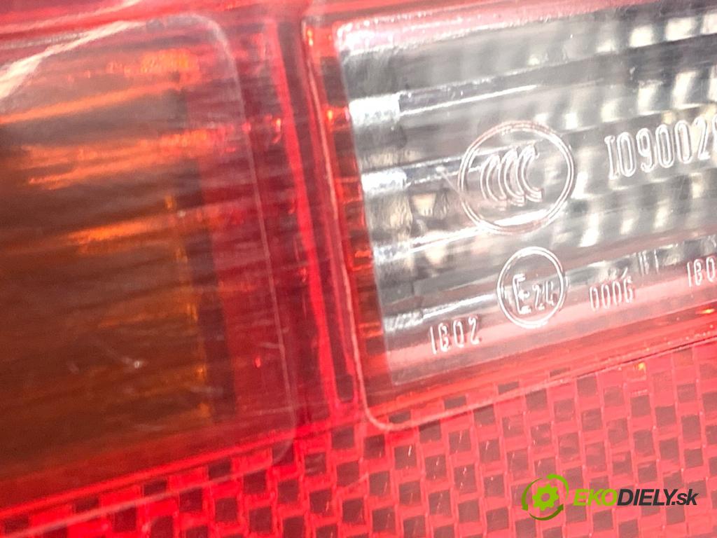 AUDI Q5 8R SUV 2010 125 kW 2.0 TDI quattro 1968 Svetlo nárazníka ľavy zad 8R0945095