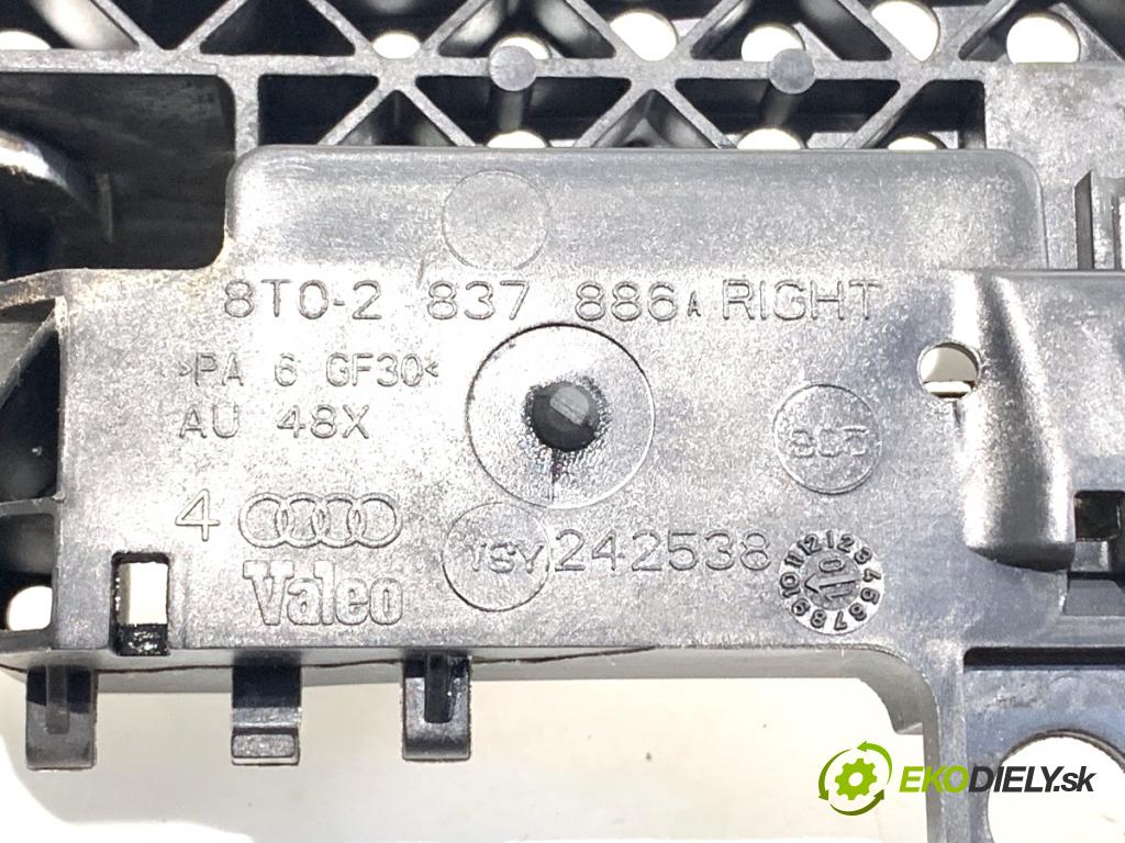 AUDI Q5 8R SUV 2010 125 kW 2.0 TDI quattro 1968 Kľučka vonkajšia pravy predný 8T02837886A