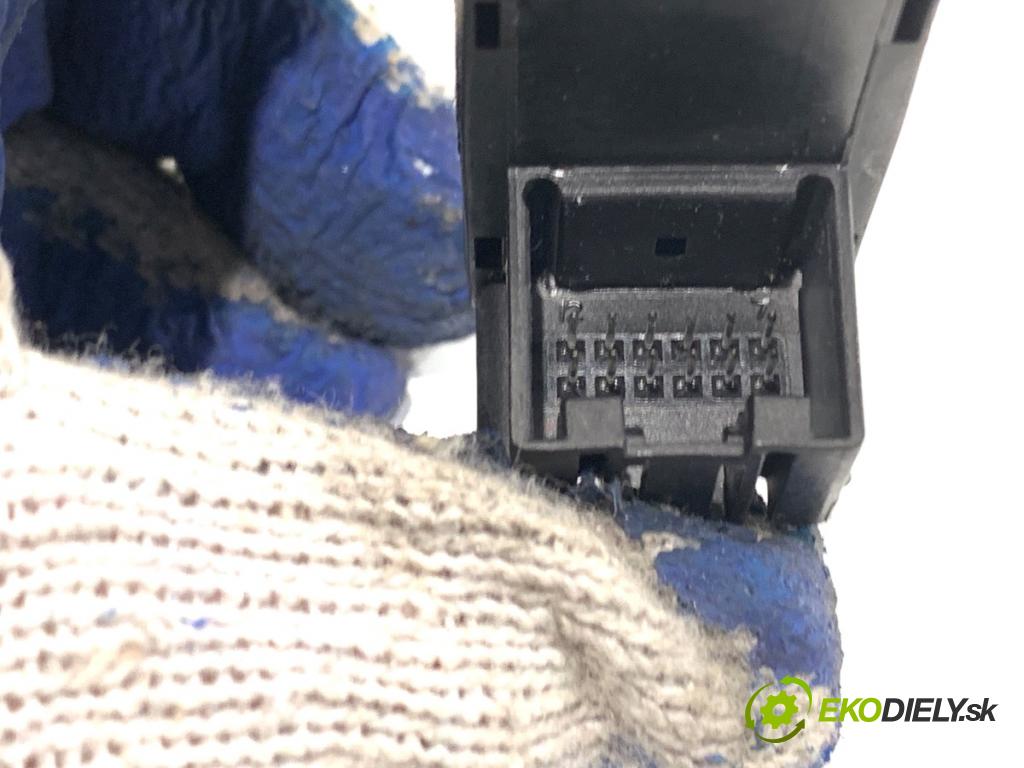 AUDI Q5 8R SUV 2010 125 kW 2.0 TDI quattro 1968 Kulisa brzdy ručnej brzdy 8K1927225B