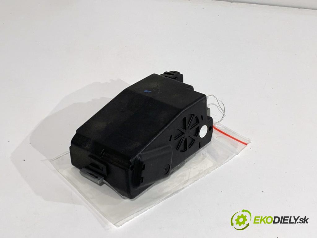 AUDI Q5 8R SUV 2010 125 kW 2.0 TDI quattro 1968 blokáda volantu 8K0905852D (Řízení ostatní)