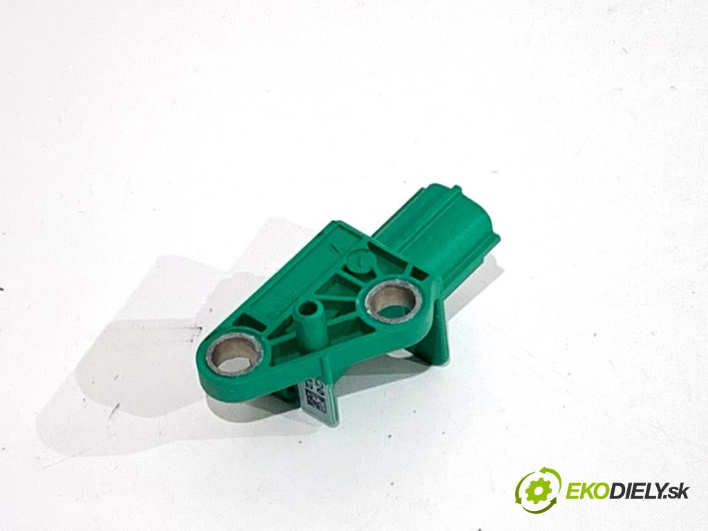 AUDI Q5 8R SUV 2010 125 kW 2.0 TDI quattro 1968 Snímač nárazu 1K0909606C (Snímač nárazu)