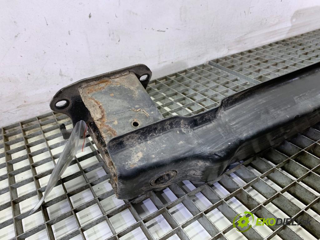 VW PASSAT B8 Kombi 2016 140 kW 2.0 TDI 1968 výztuha nárazníka zadní část 3G0807311B (Zadní výztuha)