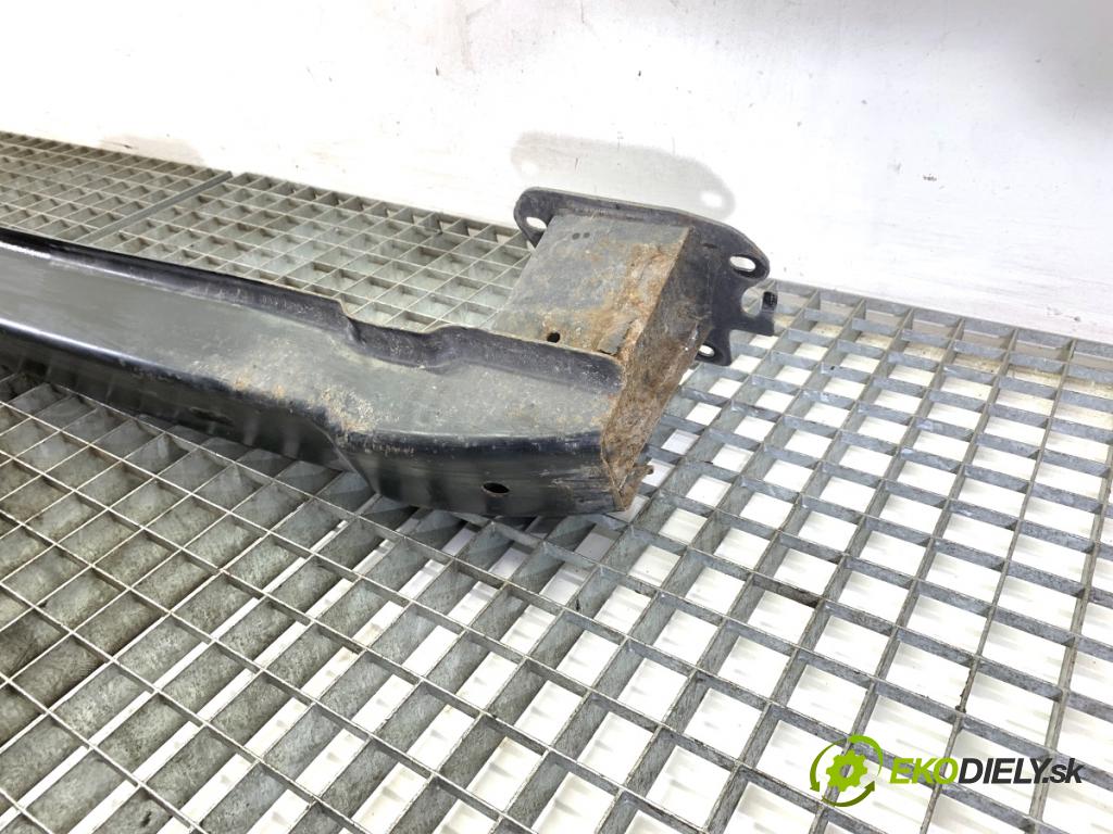 VW PASSAT B8 Kombi 2016 140 kW 2.0 TDI 1968 výztuha nárazníka zadní část 3G0807311B (Zadní výztuha)