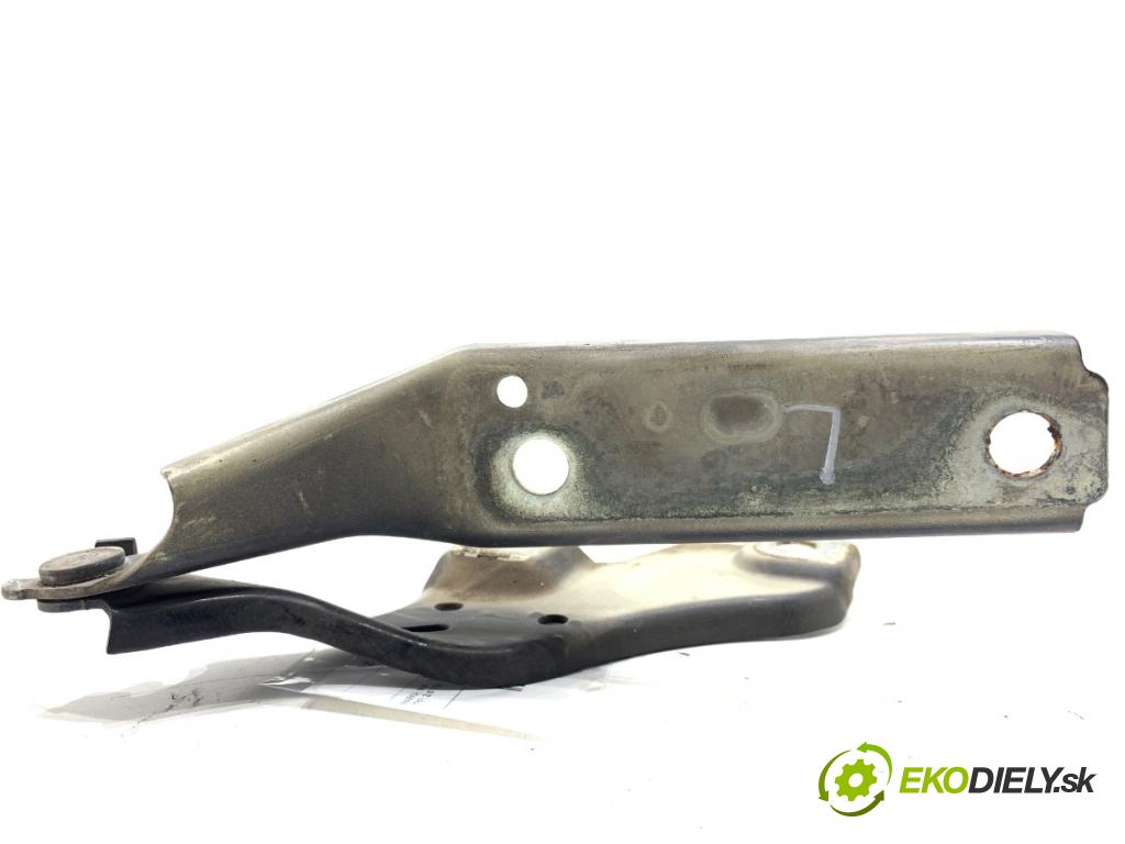 VW PASSAT B8 Kombi 2016 140 kW 2.0 TDI 1968 Záves kapoty ľavy predný 3G0823301