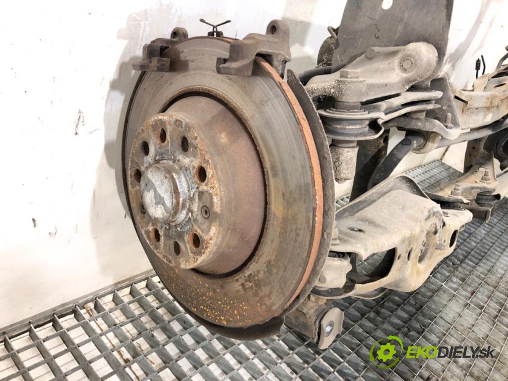 VW PASSAT B8 Kombi 2016 140 kW 2.0 TDI 1968 Výstuha zad
