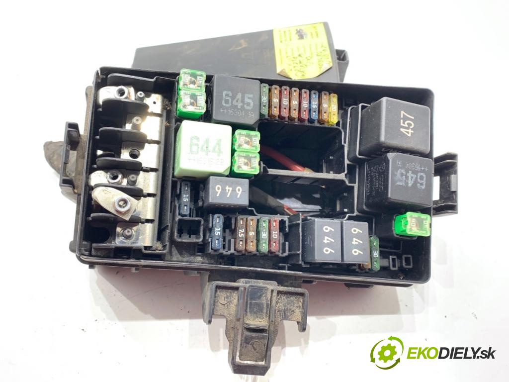 VW PASSAT B8 Kombi 2016 140 kW 2.0 TDI 1968 skříňka poistková 5Q0907361B (Pojistková skříňka)