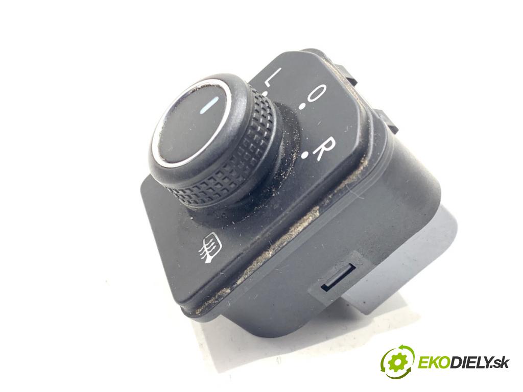 VW PASSAT B8 Kombi 2016 140 kW 2.0 TDI 1968 Prepínač nastavenia spätných zrkadiel 3G0959565C (Prepínacie páčky pod volantom)