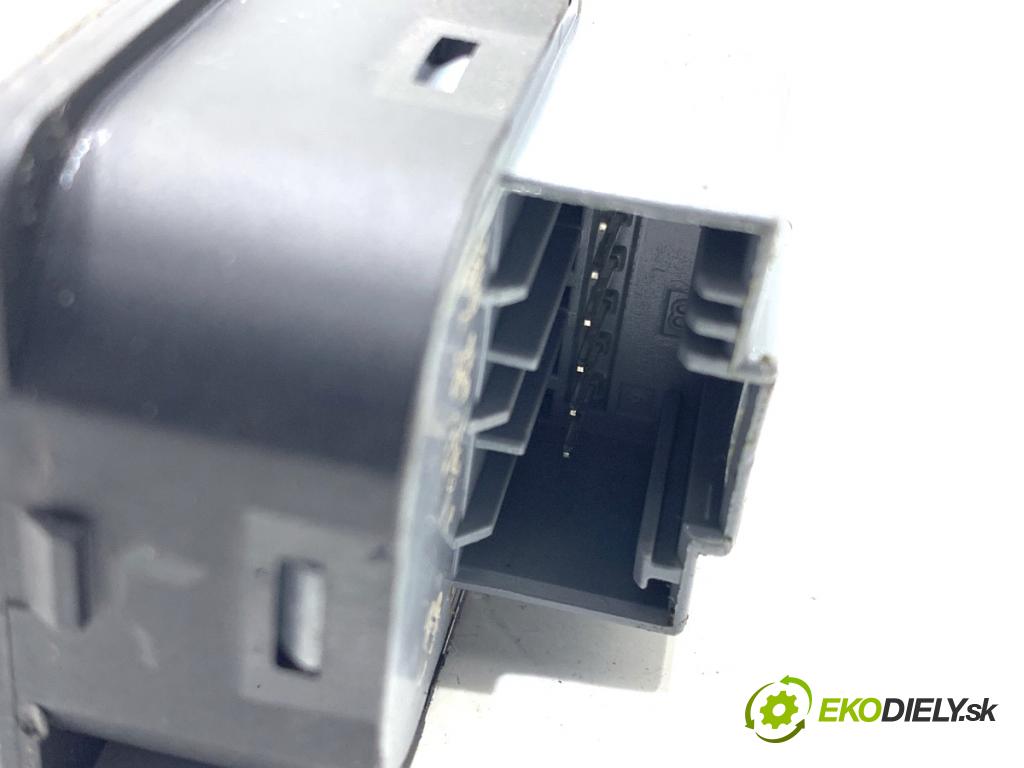 VW PASSAT B8 Kombi 2016 140 kW 2.0 TDI 1968 Prepínač nastavenia spätných zrkadiel 3G0959565C (Prepínacie páčky pod volantom)