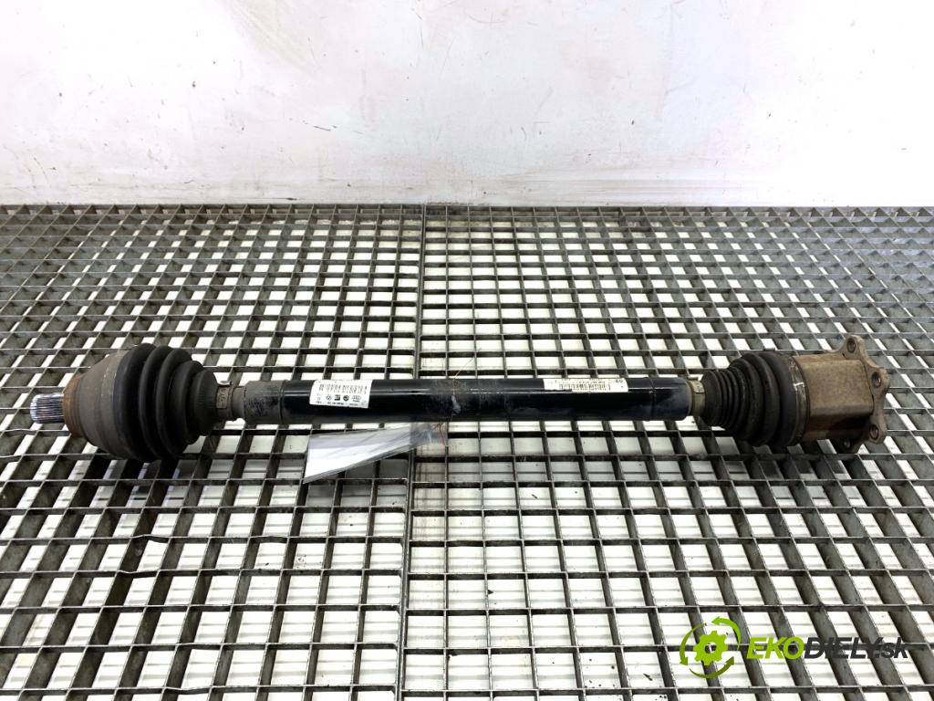 VW PASSAT B8 Kombi 2016 140 kW 2.0 TDI 1968 poloos pravý přední část 3Q0407272AT