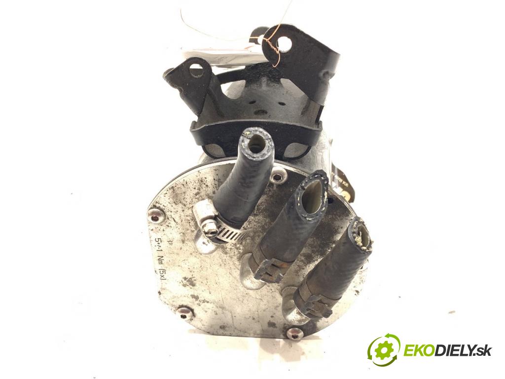 VW PASSAT B8 Kombi 2016 140 kW 2.0 TDI 1968 Obal filtra paliva 5Q0127400F (Obal palivového filtra)