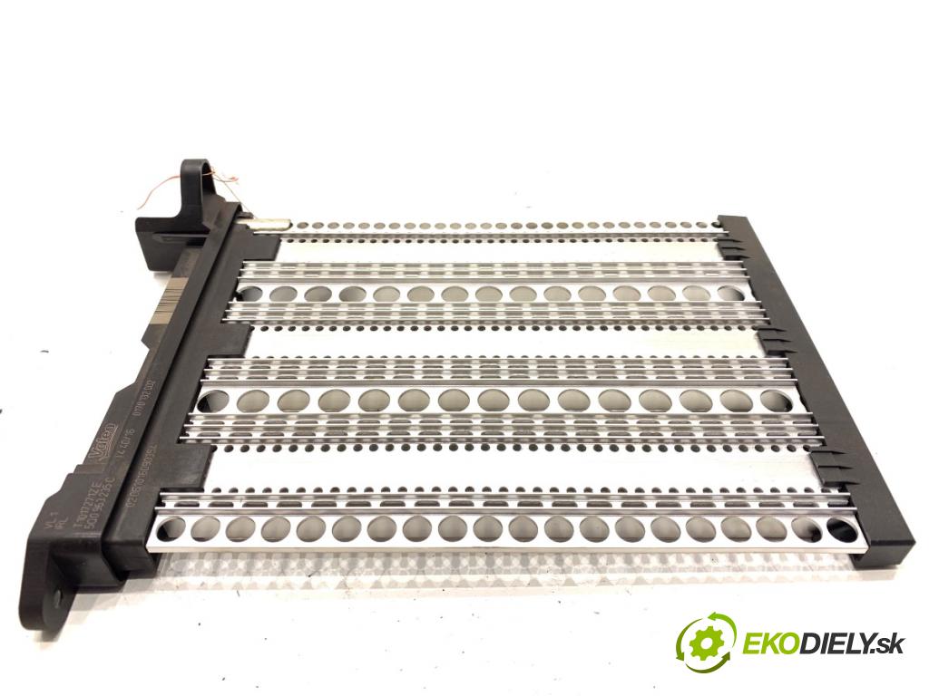 VW PASSAT B8 Kombi 2016 140 kW 2.0 TDI 1968 topné těleso radiátor topení elektrická 5Q0963235C (Radiátor topení)