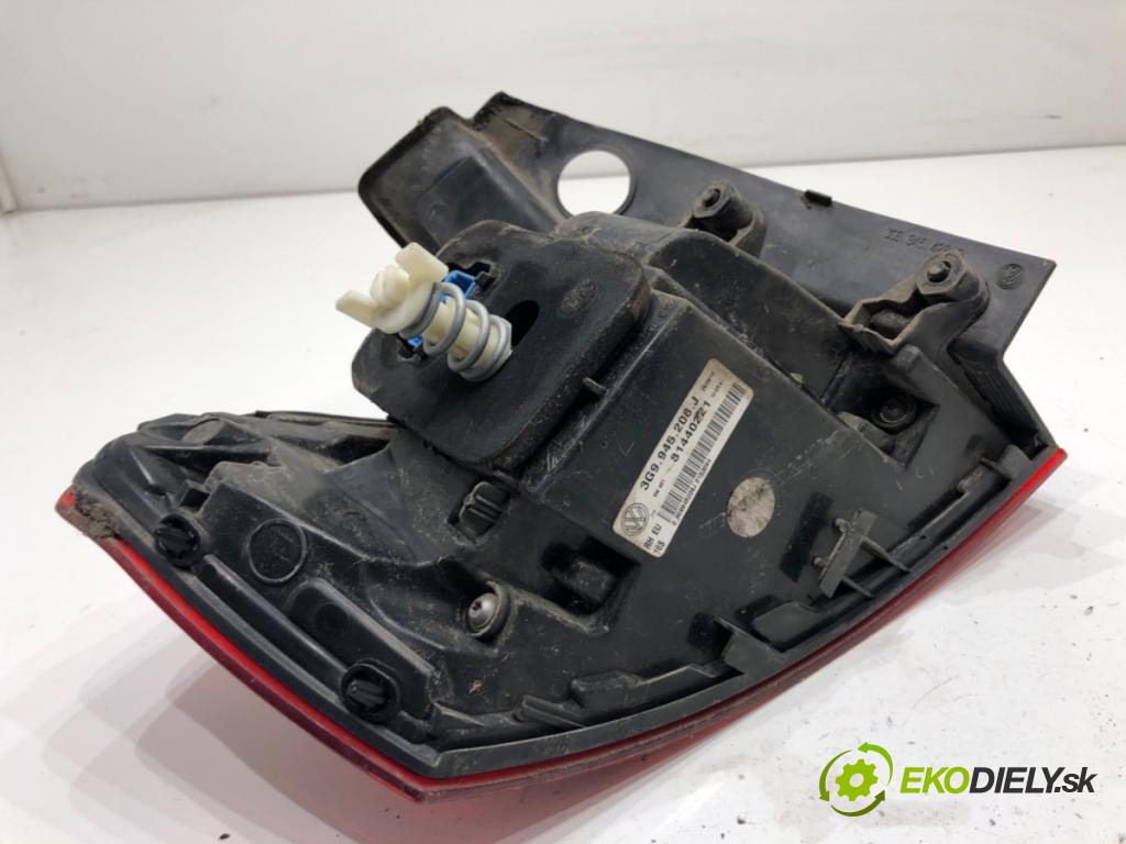 VW PASSAT B8 Kombi 2016 140 kW 2.0 TDI 1968 Svetlo pravy zad