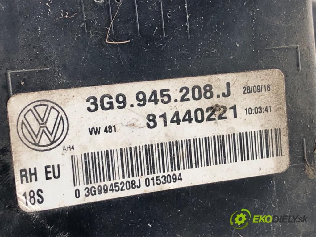 VW PASSAT B8 Kombi 2016 140 kW 2.0 TDI 1968 Svetlo pravy zad