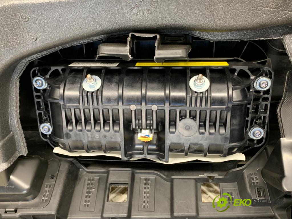 VW PASSAT B8 Kombi 2016 140 kW 2.0 TDI 1968 Palubná doska VANKÚŠ: spolujazdca 3G1819389B