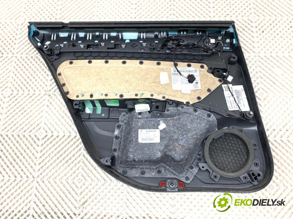 VW PASSAT B8 Kombi 2016 140 kW 2.0 TDI 1968 čalúnenie Dvere pravy zad
