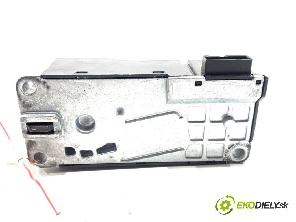 VW PASSAT B8 Kombi 2016 140 kW 2.0 TDI 1968 blokáda volantu 3Q090586 (Řízení ostatní)