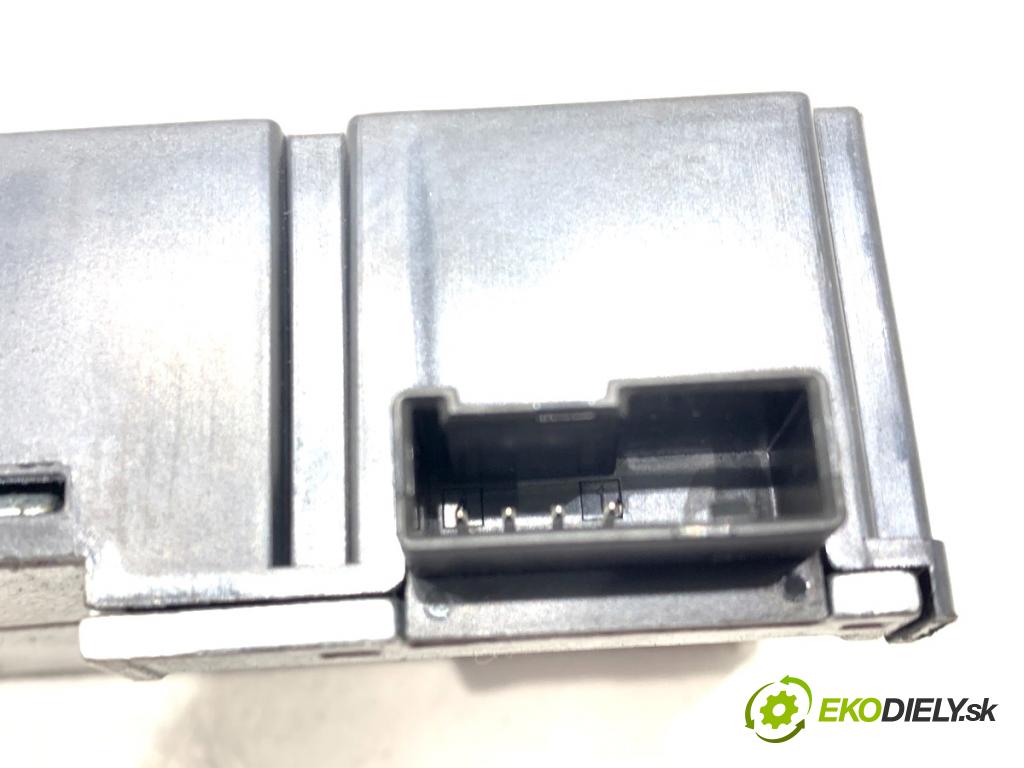 VW PASSAT B8 Kombi 2016 140 kW 2.0 TDI 1968 blokáda volantu 3Q090586 (Řízení ostatní)