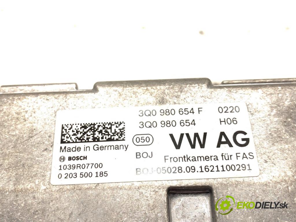 VW PASSAT B8 Kombi 2016 140 kW 2.0 TDI 1968 KAMERA okna prednej 3Q0980654F
