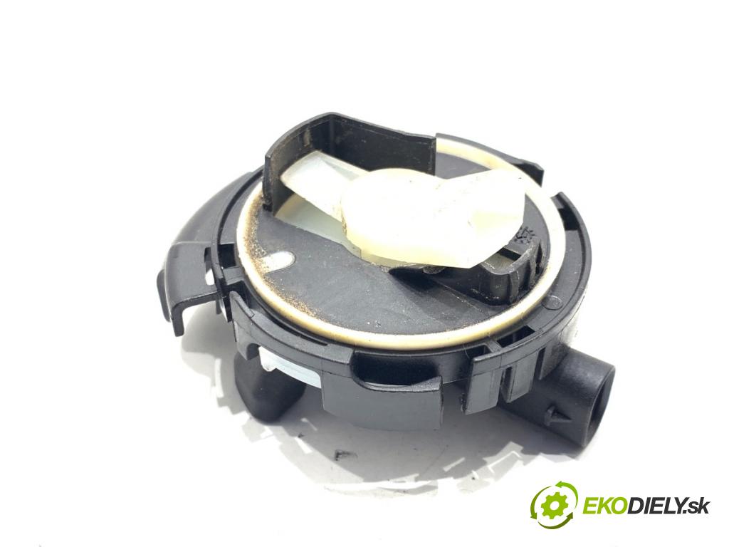 VW PASSAT B8 Kombi 2016 140 kW 2.0 TDI 1968 Snímač nárazu 3Q0959354A (Snímač nárazu)