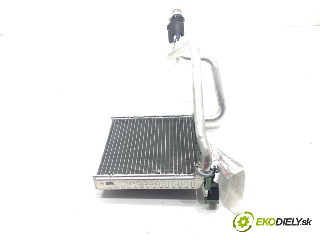 VW PASSAT B8 Kombi 2016 140 kW 2.0 TDI 1968 Výhrevné teleso, radiátor kúrenia 5Q0819031 (Radiátor kúrenia)