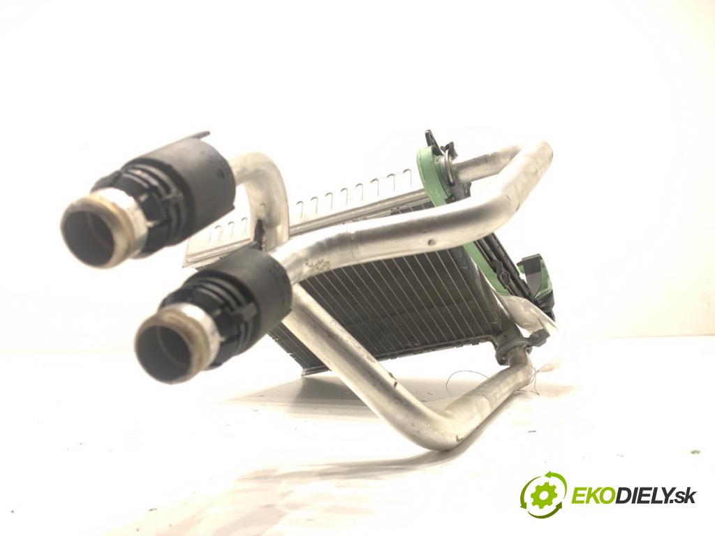 VW PASSAT B8 Kombi 2016 140 kW 2.0 TDI 1968 Výhrevné teleso, radiátor kúrenia 5Q0819031 (Radiátor kúrenia)