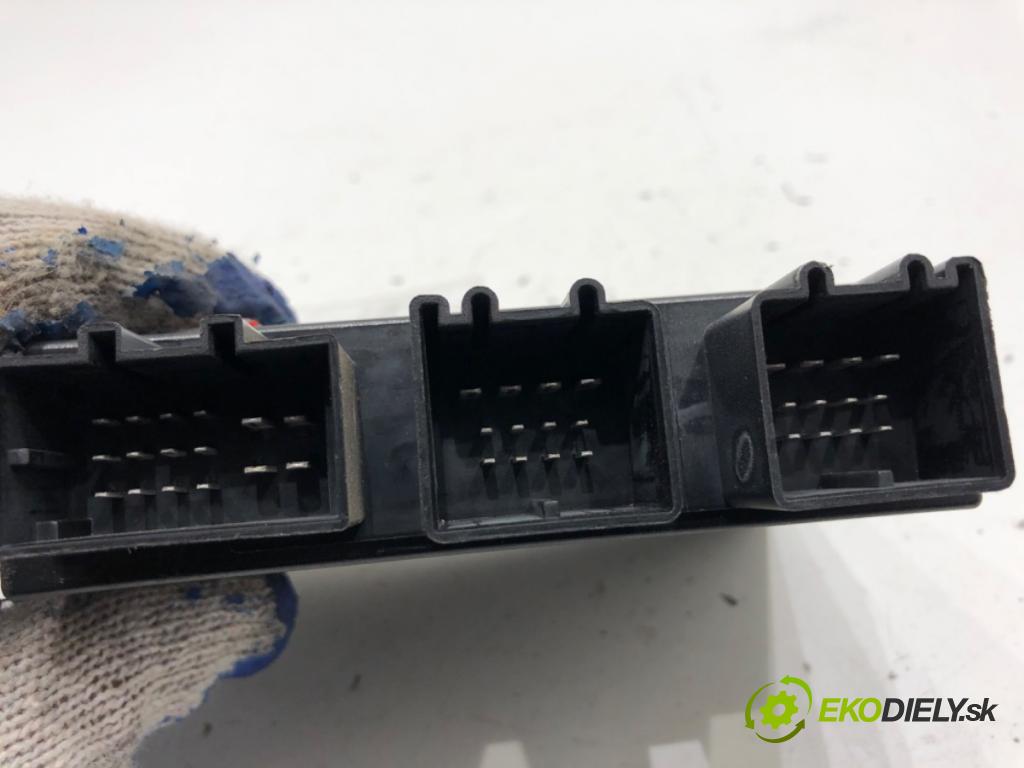 AUDI A8 D4 sedan 2011 258 kW 4.2 TDI quattro 4134 Modul ťažného oka 4H0907383C (Riadiaca jednotka ostatné)