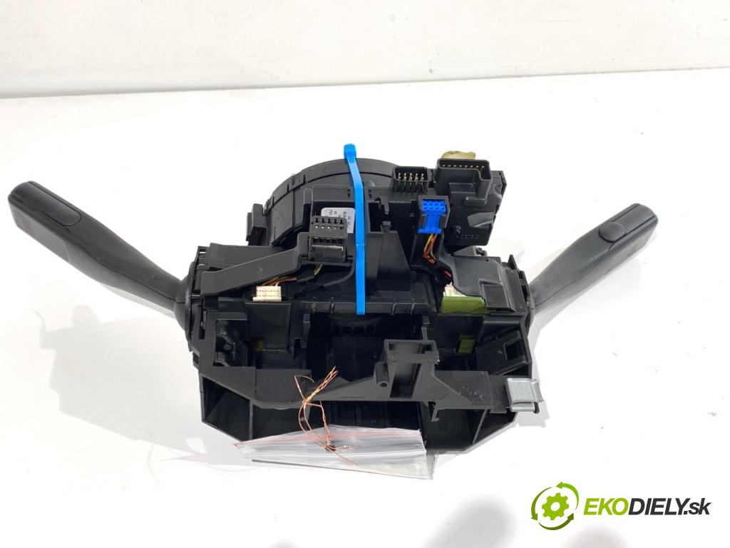 AUDI A3 8P liftback 2004 103 kW 2.0 TDI 1968 Prepínač kombinovaný 1K0953503F (Prepínacie páčky pod volantom)