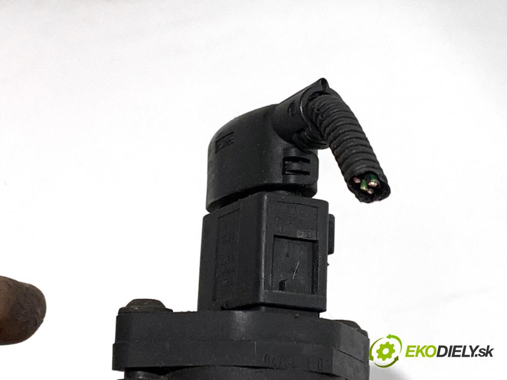 AUDI A3 8P liftback 2004 103 kW 2.0 TDI 1968 Váha vzduchu 0281002461 (Váha vzduchu)