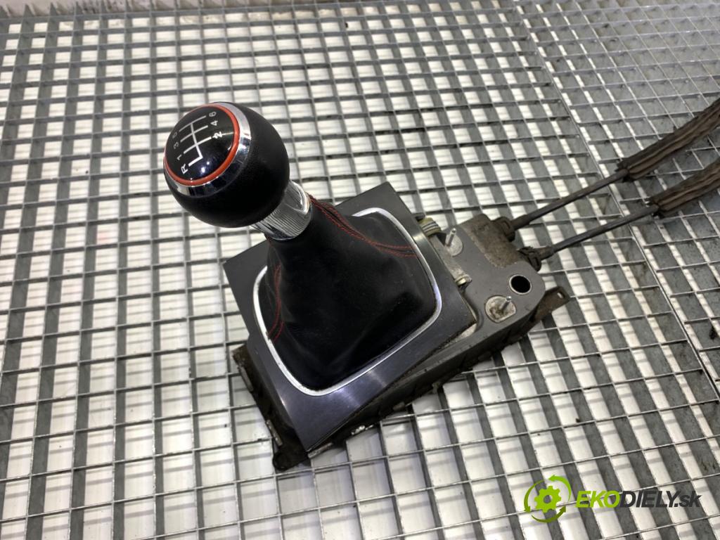 AUDI A3 8P liftback 2004 103 kW 2.0 TDI 1968 Kulisa 1K0711049AF (Rýchlostná páka (kulisa))