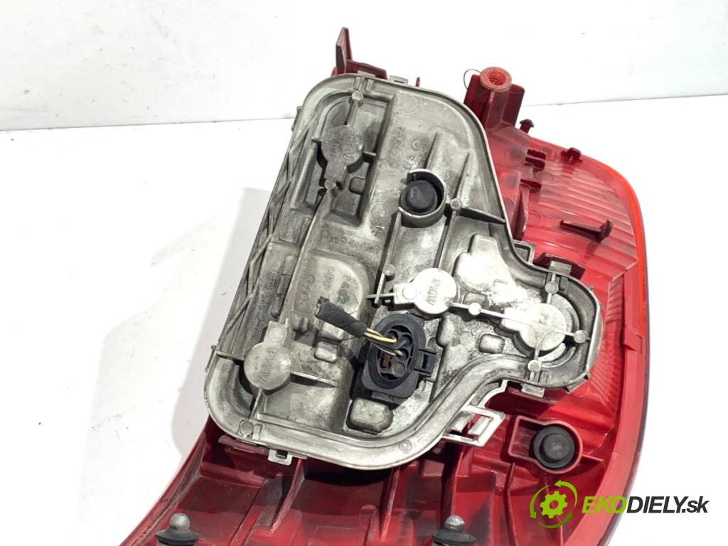 AUDI A3 8P liftback 2004 103 kW 2.0 TDI 1968 Svetlo ľavy zad