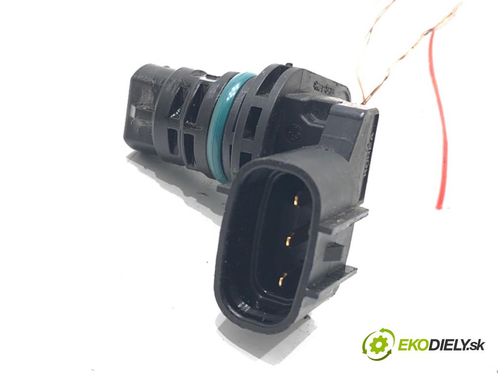 KIA SPORTAGE III SUV 2013 191 kW 2.0 AWD 1998 snímač pozice vačkového hřídele 39350-25010 (Snímač polohy klikového hřídele)