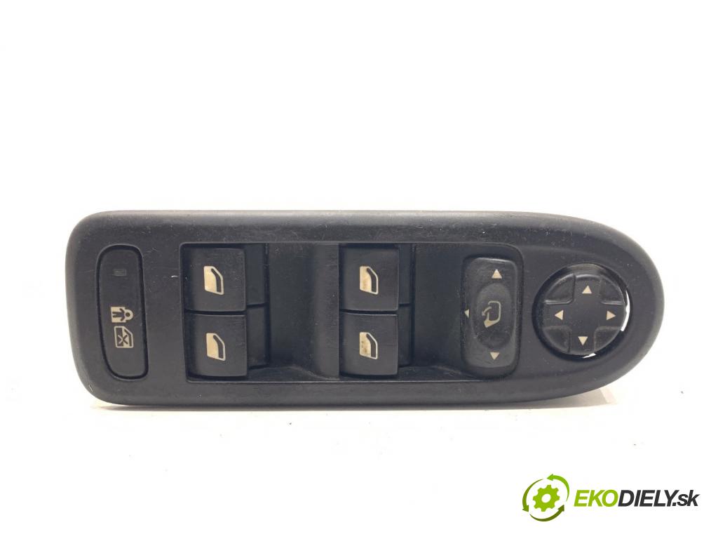 CITROEN C5 III sedan 2010 103 kW 2.0 HDi 140 1997 Prepínač okien 96656690ZD (Prepínacie páčky pod volantom)
