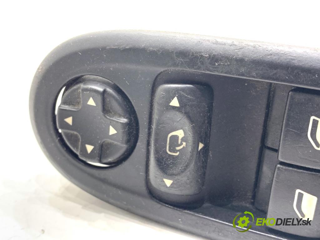CITROEN C5 III sedan 2010 103 kW 2.0 HDi 140 1997 Prepínač okien 96656690ZD (Prepínacie páčky pod volantom)
