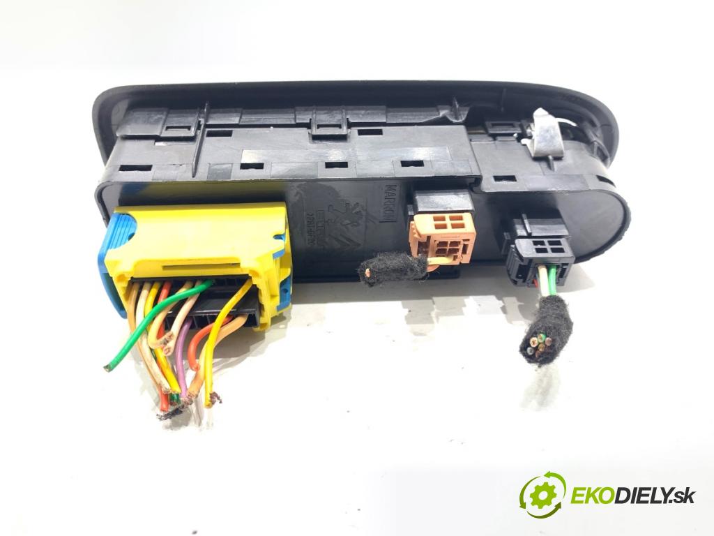 CITROEN C5 III sedan 2010 103 kW 2.0 HDi 140 1997 Prepínač okien 96656690ZD (Prepínacie páčky pod volantom)