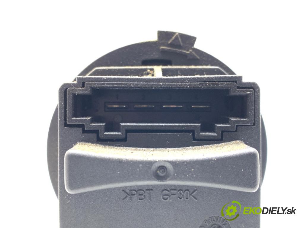 CITROEN C5 III sedan 2010 103 kW 2.0 HDi 140 1997 odpor rezistor topení vzduchu G4532002 (Odpor topení)