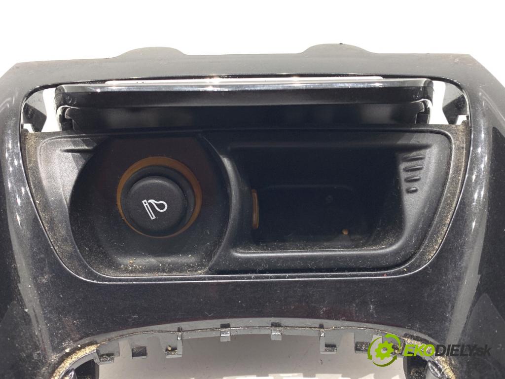 CITROEN C5 III sedan 2010 103 kW 2.0 HDi 140 1997 lišty kryt 9682457777 9683709880 (Lišta)