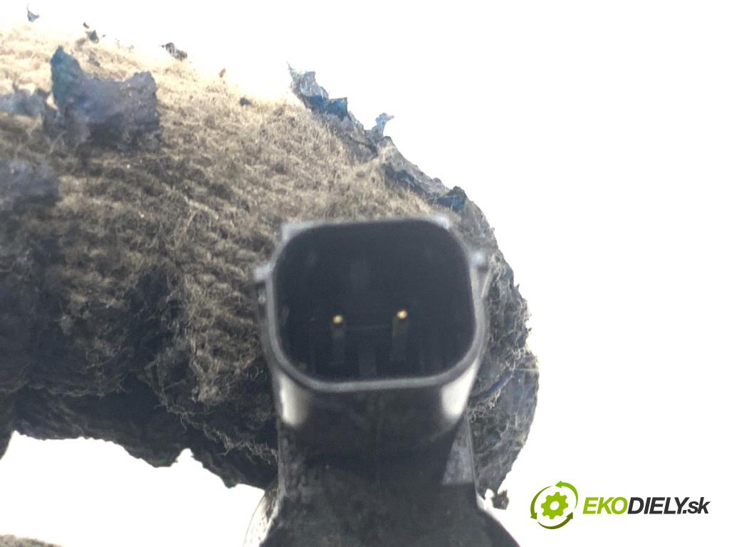 HONDA HR-V SUV 2017 96 kW 1.5 (RU1) 1498 vstrekovač HF28AAAAS (Vstrekovač paliva)