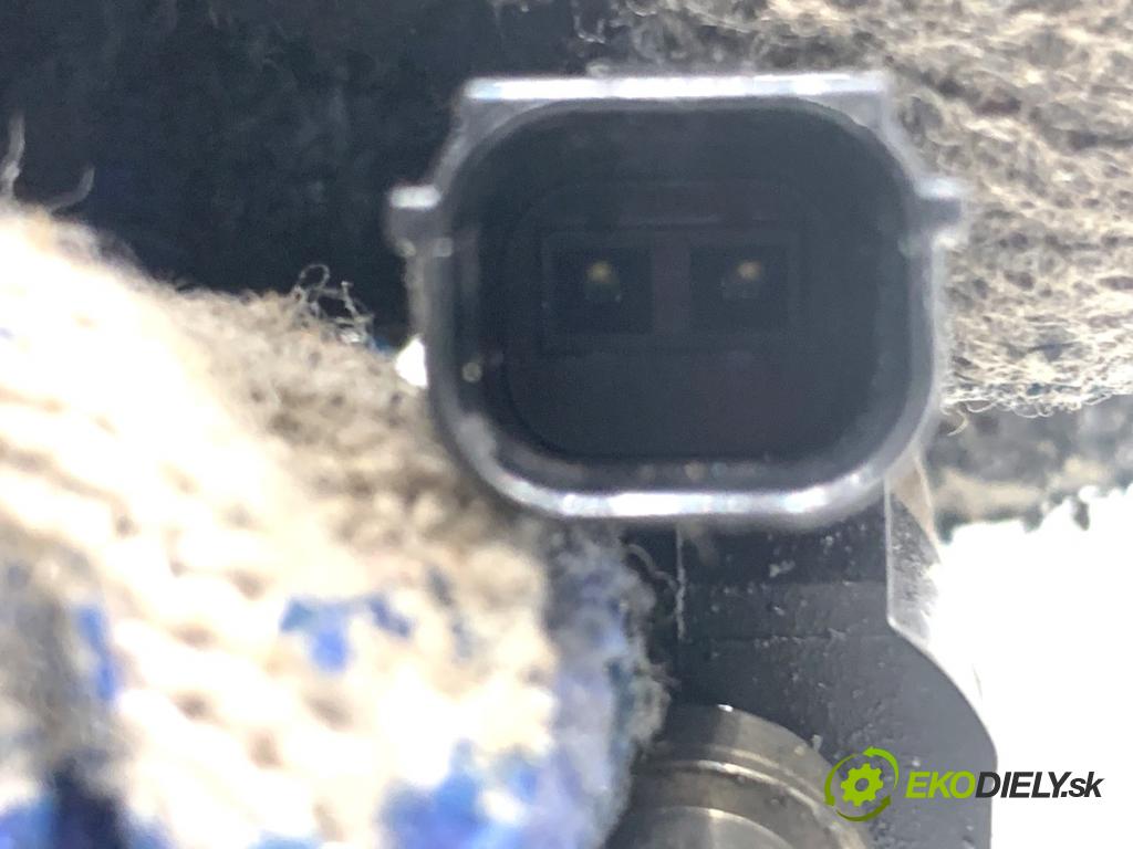 HONDA HR-V SUV 2017 96 kW 1.5 (RU1) 1498 vstrekovač HF28AAAAS (Vstrekovač paliva)