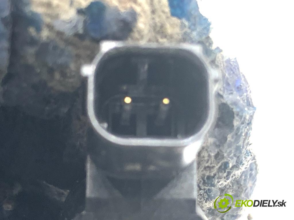 HONDA HR-V SUV 2017 96 kW 1.5 (RU1) 1498 vstrekovač HF28AAAAS (Vstrekovač paliva)